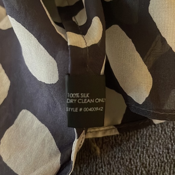 Club Monaco 100% Silk Blouse - Picture 5 of 5